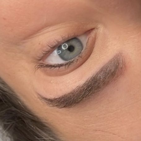 Softe PMU Brows vom Bodensee